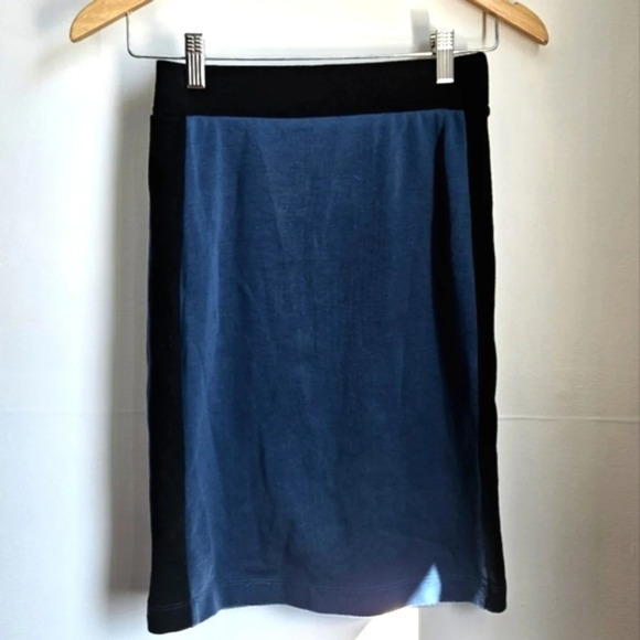 Forever 21 Blue Black Stripe Bodycon Skirt Size M - Picture 1 of 4